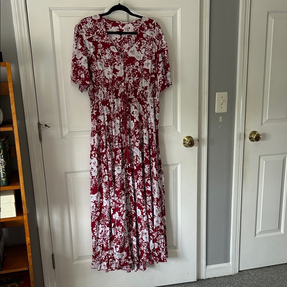 Dresses & Skirts - Floral Red and White Maxi Dress